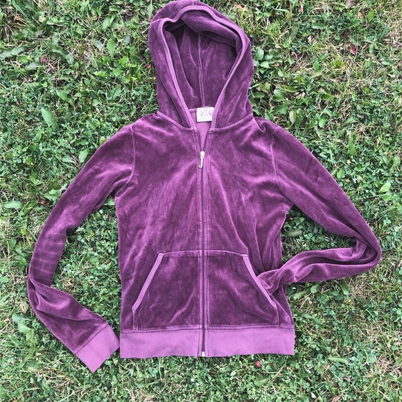 Juicy Couture Sweaters - Juicy Couture Classic Sweatshirt, Maroon Juicy Couture Sweaters - Juicy Couture Classic Sweatshirt, Maroon
